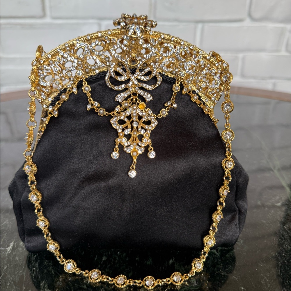 Larisa Barrera Elegant Black and Gold Evening Clutch